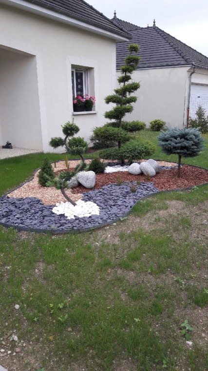 Massif japonisant avec arbre niwaki